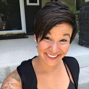 Meet your Posher, Juanita